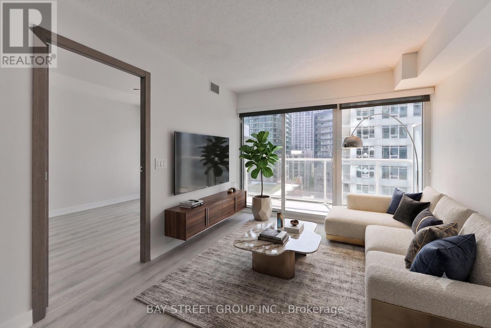 #903 17 BATHURST STREET - 1