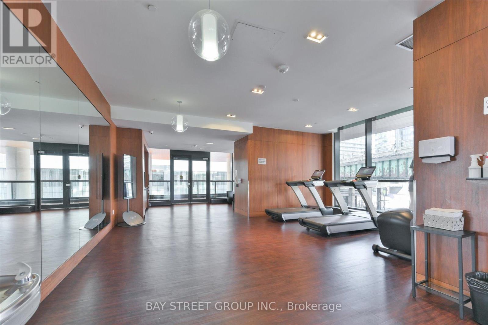 #903 17 BATHURST STREET - 24