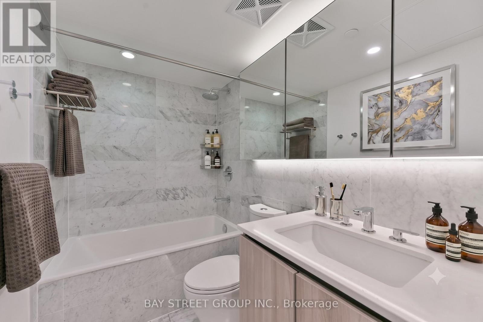 #903 17 BATHURST STREET - 3