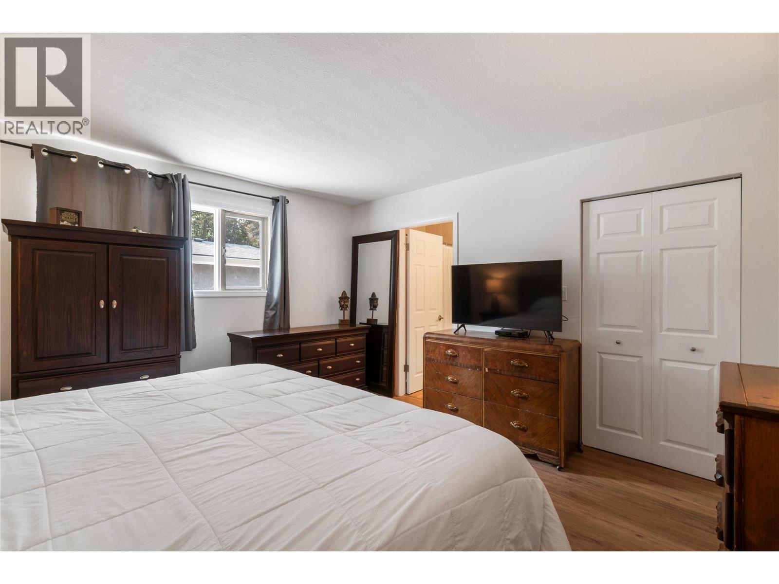 1961 16 Street NE - 22