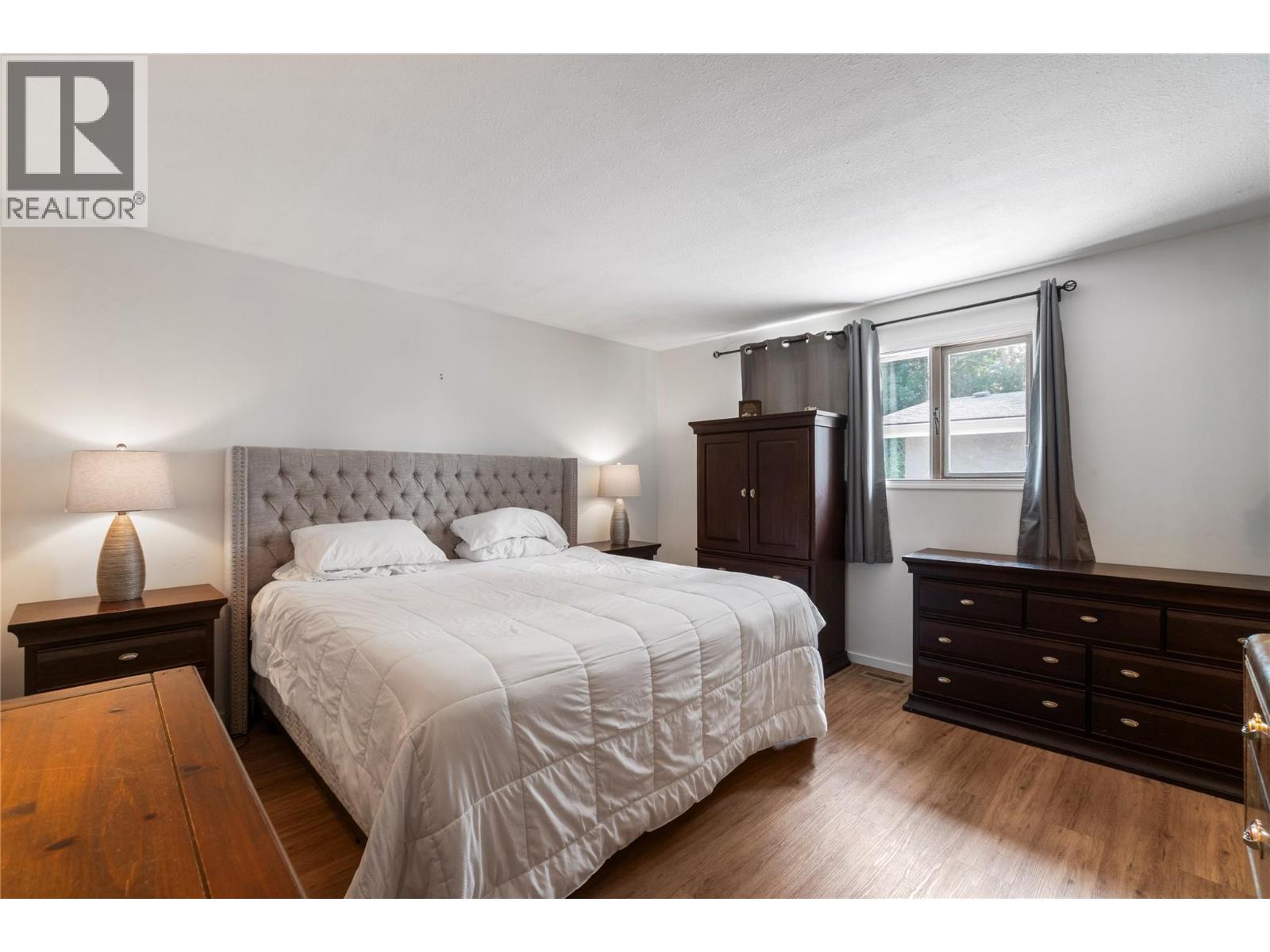 1961 16 Street NE - 20