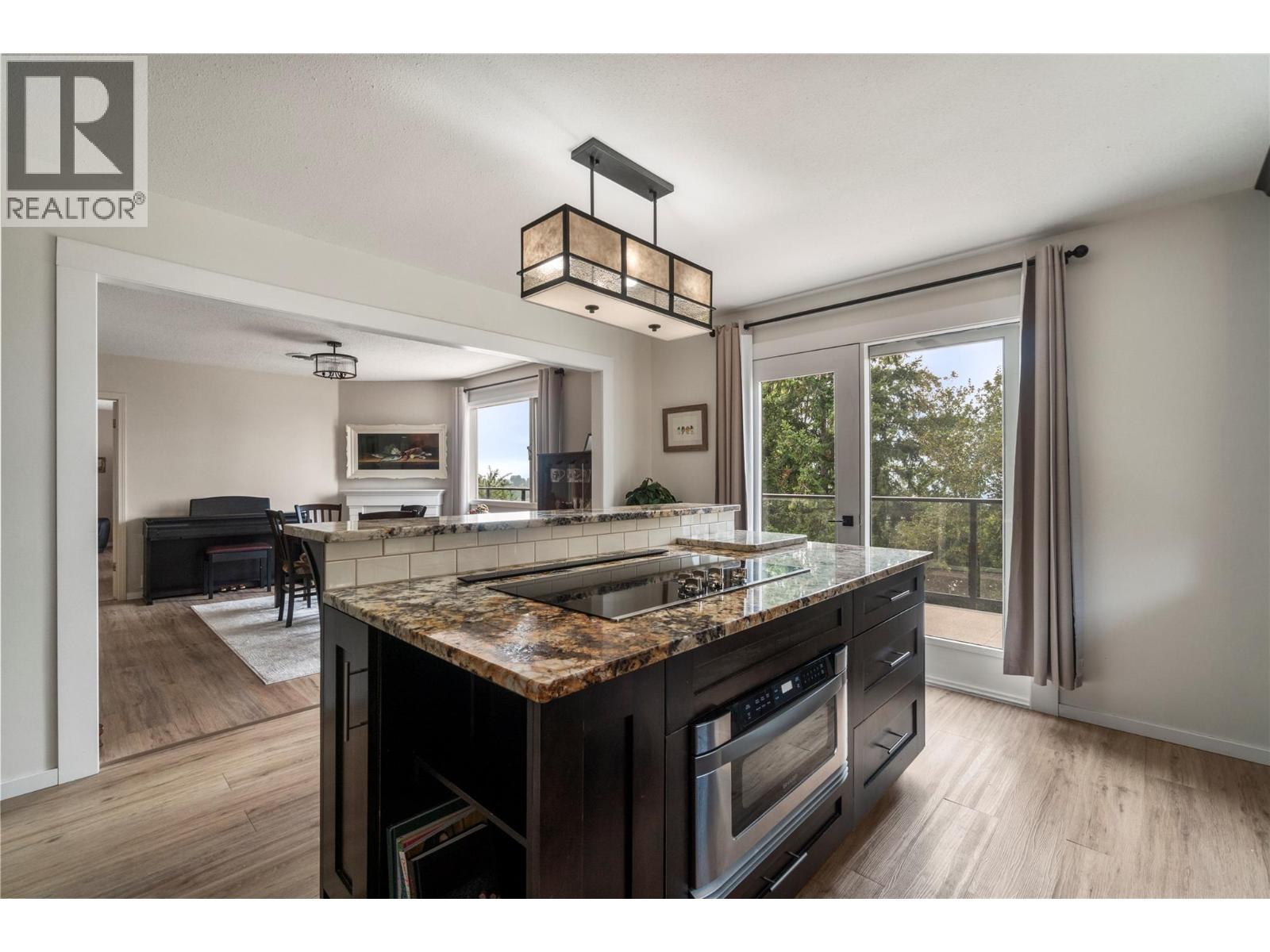 1961 16 Street NE - 9