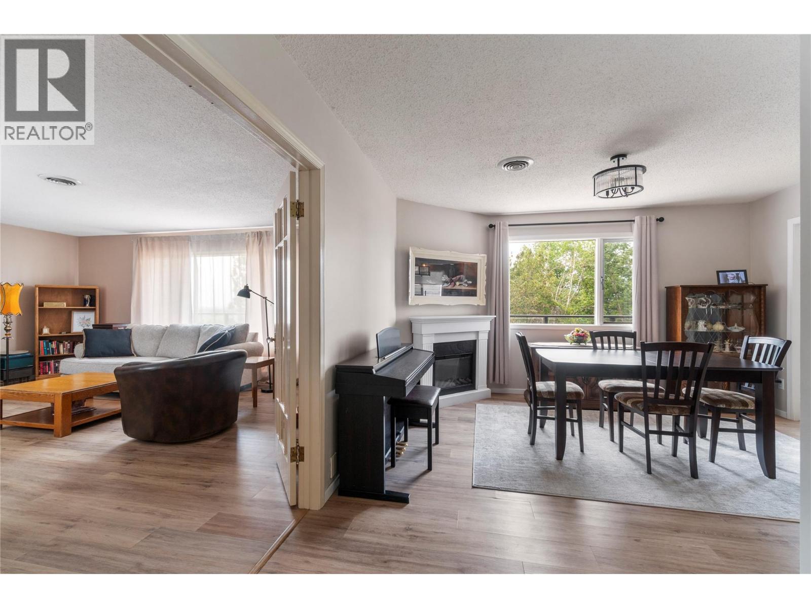 1961 16 Street NE - 15