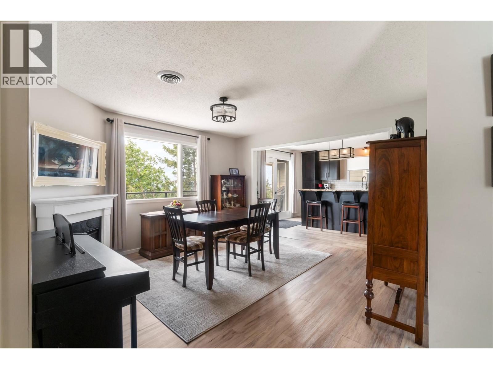 1961 16 Street NE - 14
