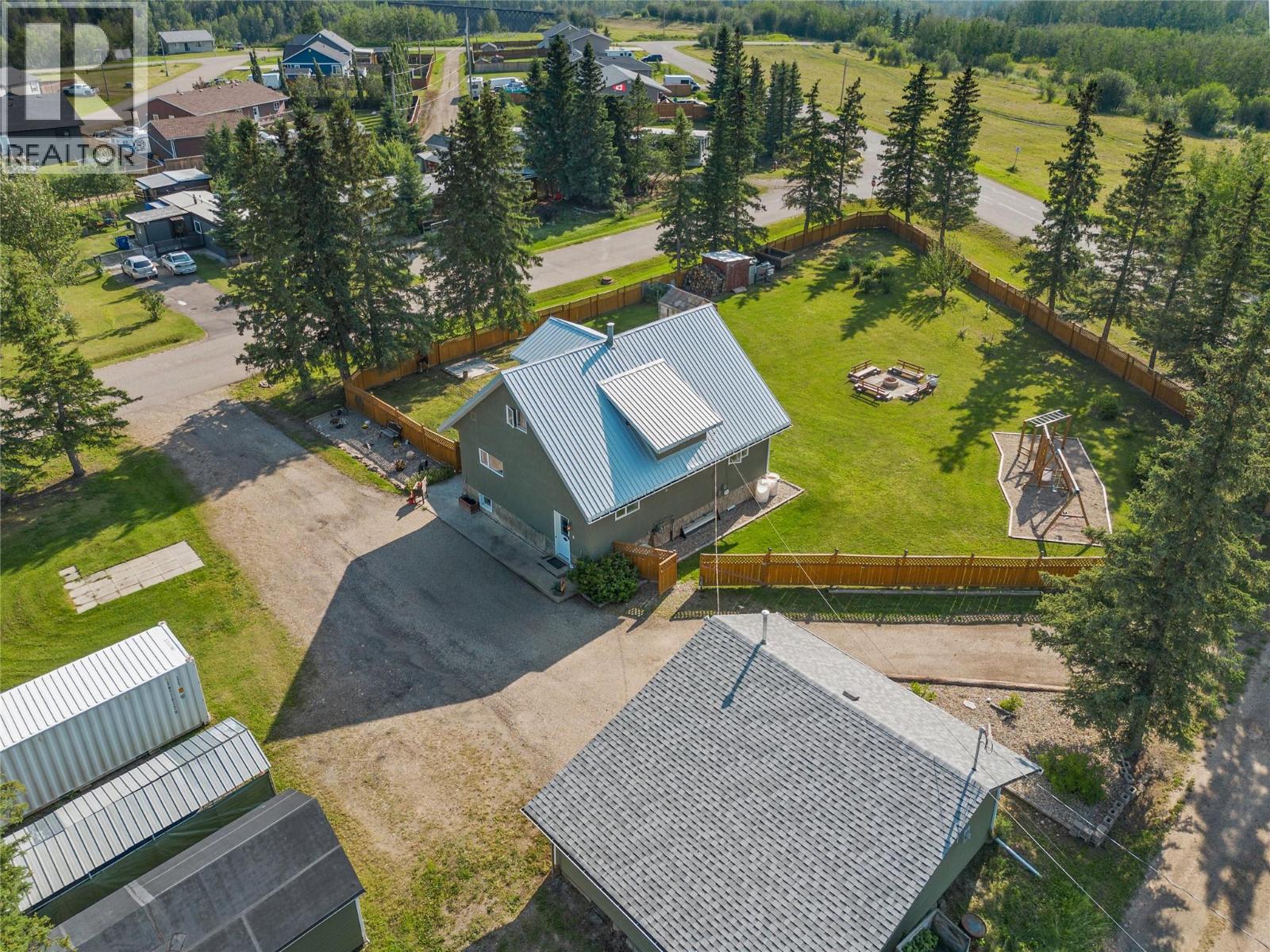 4800 47 Avenue - 51