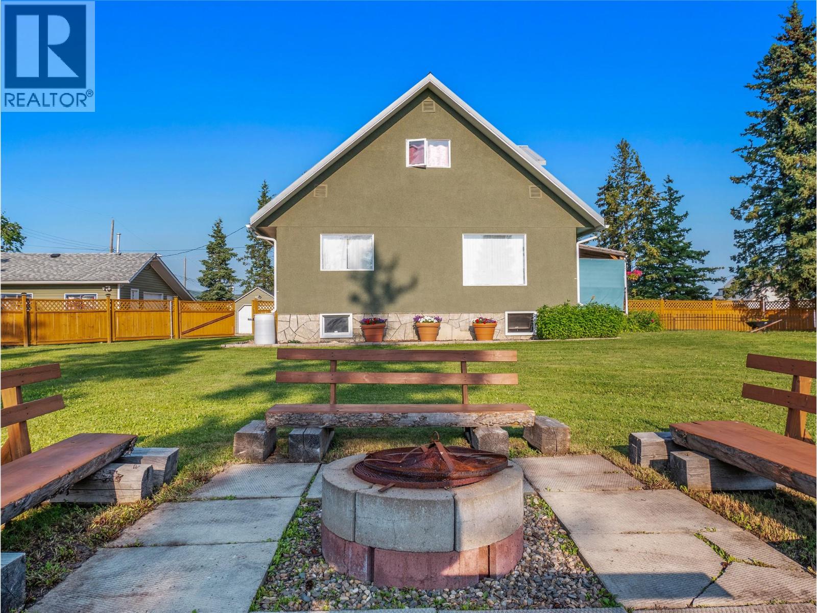 4800 47 Avenue - 70