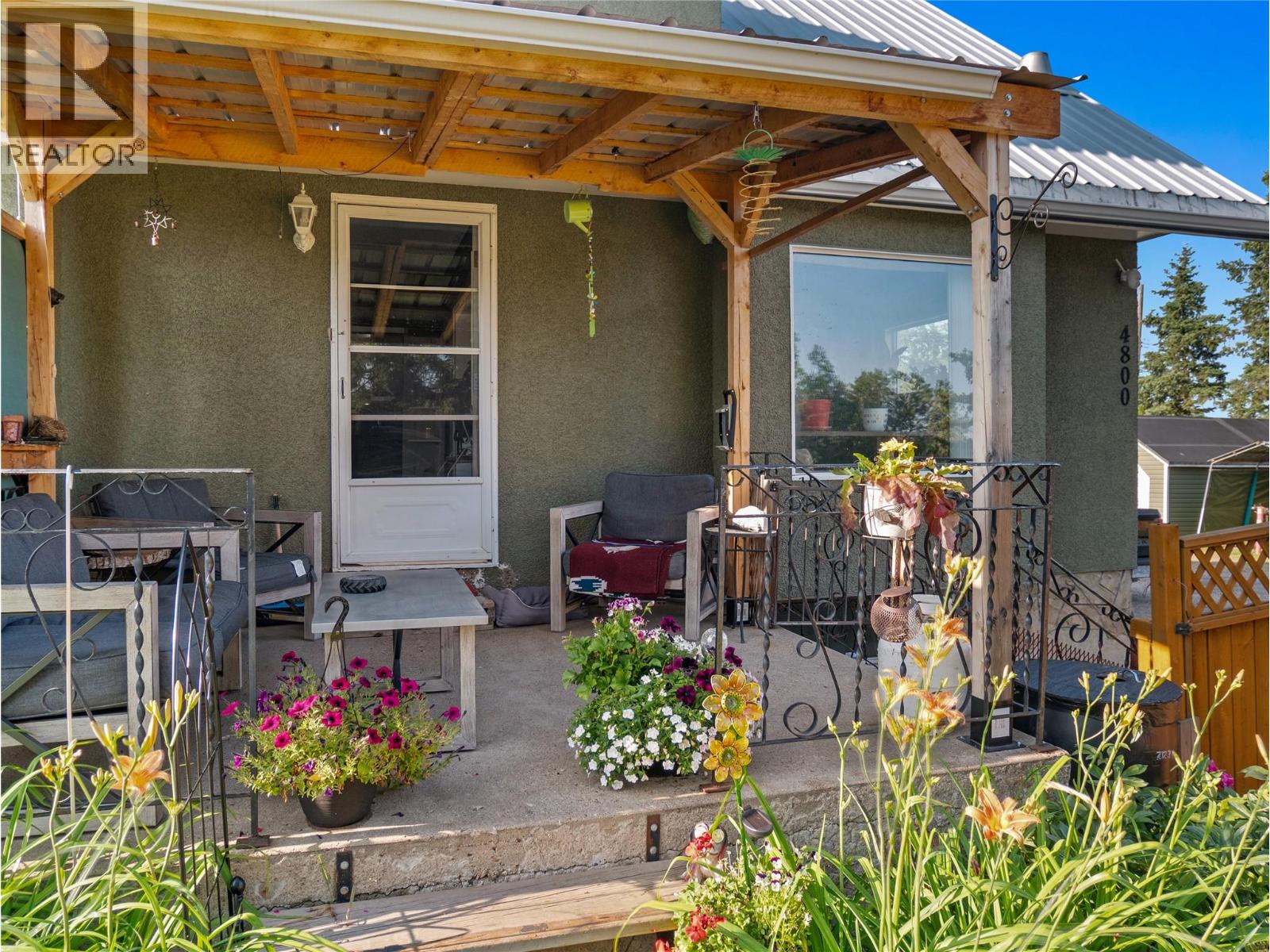 4800 47 Avenue - 60