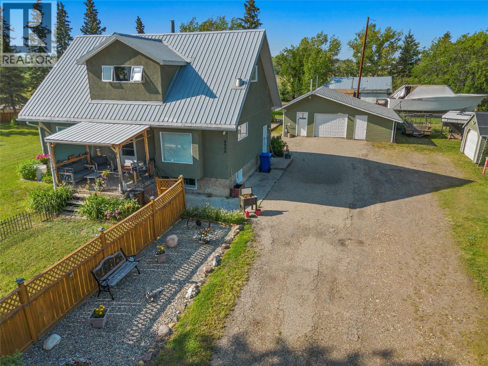 4800 47 Avenue - 50