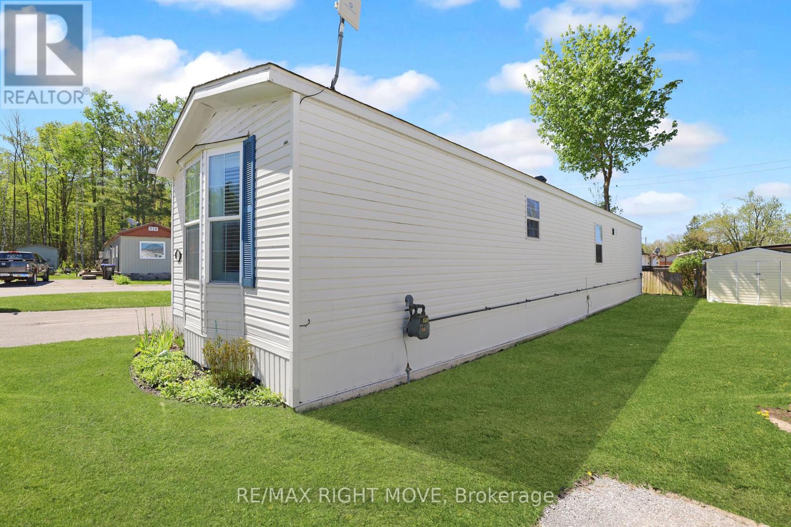 4041 ASH CRESCENT - 16