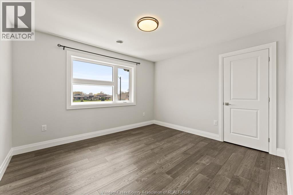 22 GREGORY AVENUE - 25