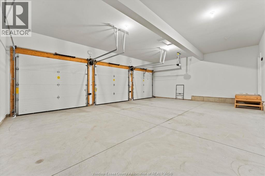 22 GREGORY AVENUE - 32