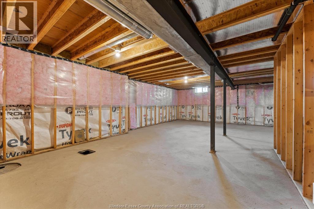 22 GREGORY AVENUE - 35
