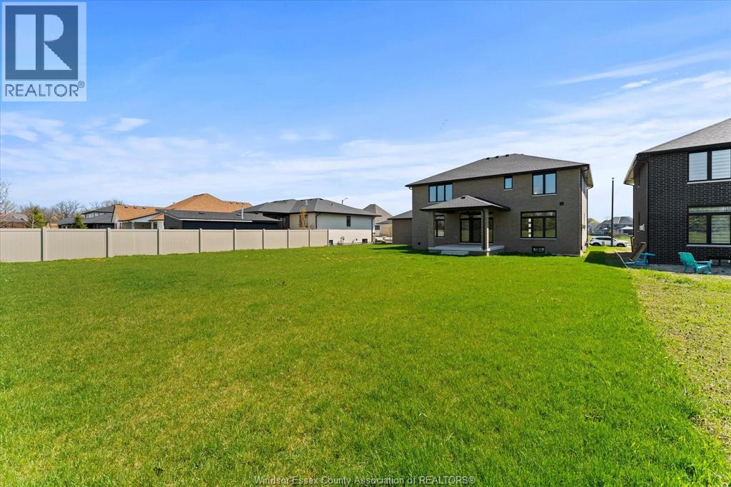 22 GREGORY AVENUE - 40