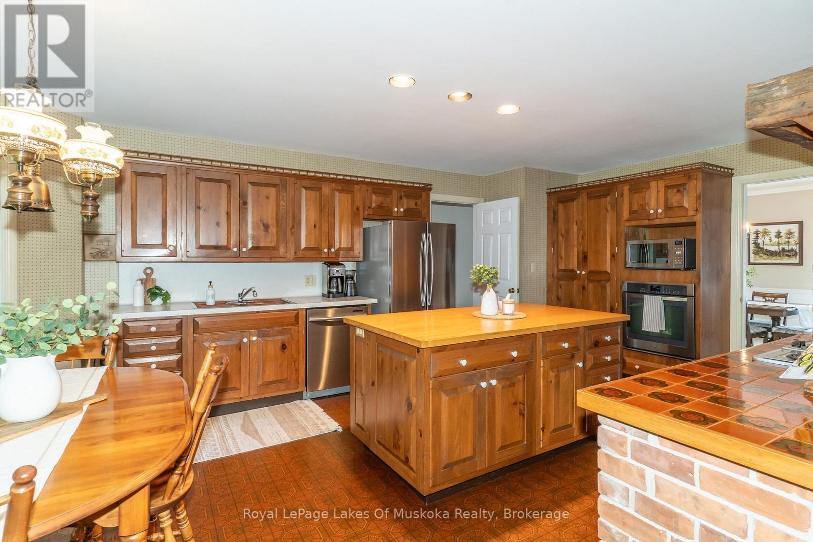 33 SOUTH MUSKOKA DRIVE - 11