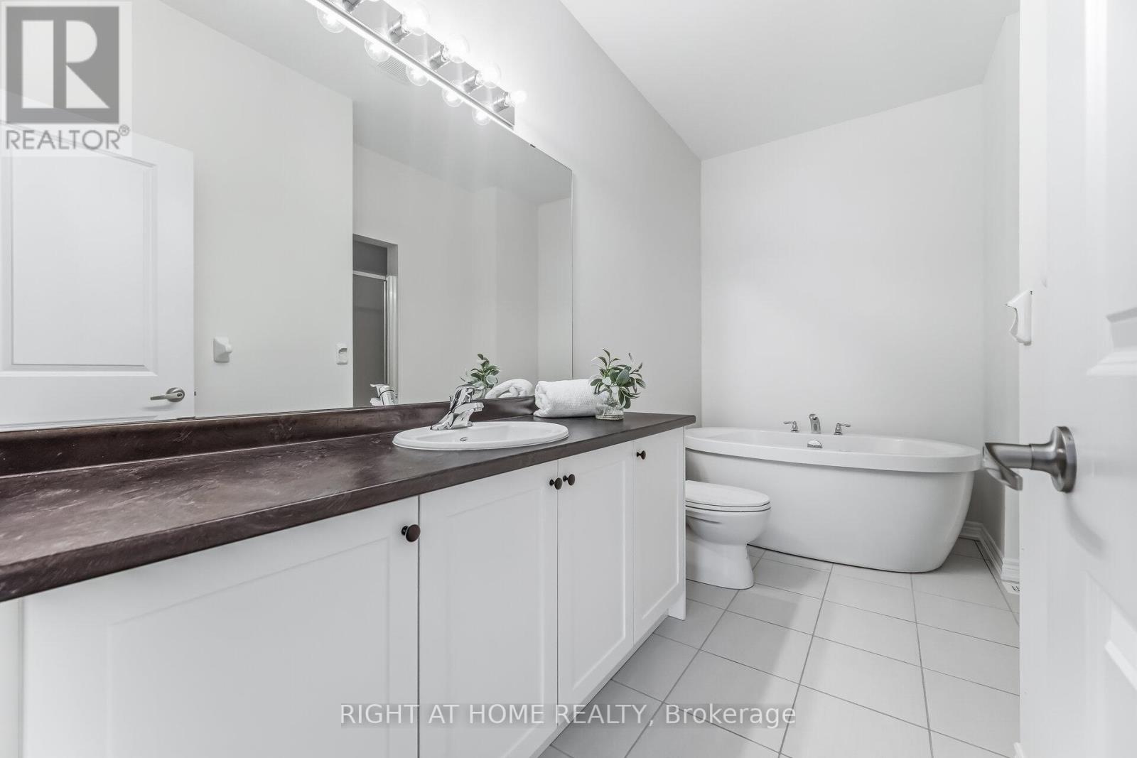 77 SINGHAMPTON ROAD - 19