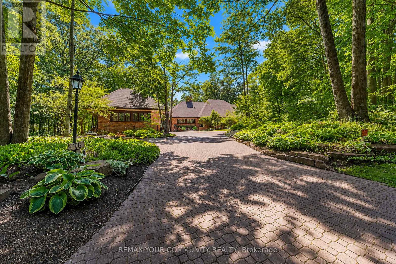 76 TRAILWOOD CRESCENT - 1