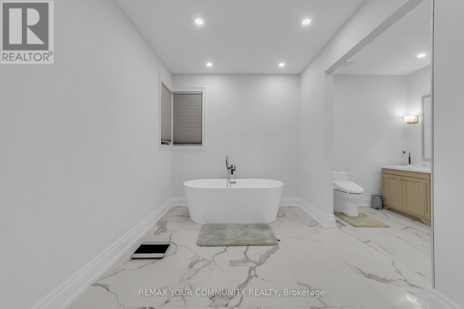76 TRAILWOOD CRESCENT - Image 32