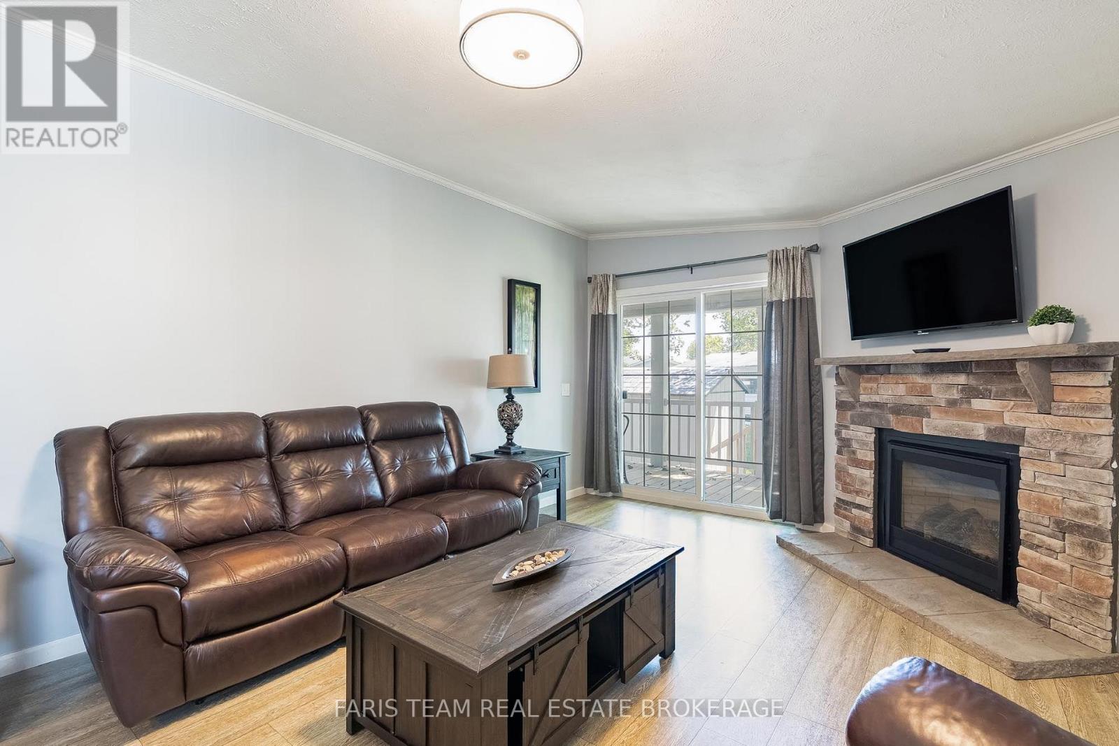 37 HAWTHORNE DRIVE - 13