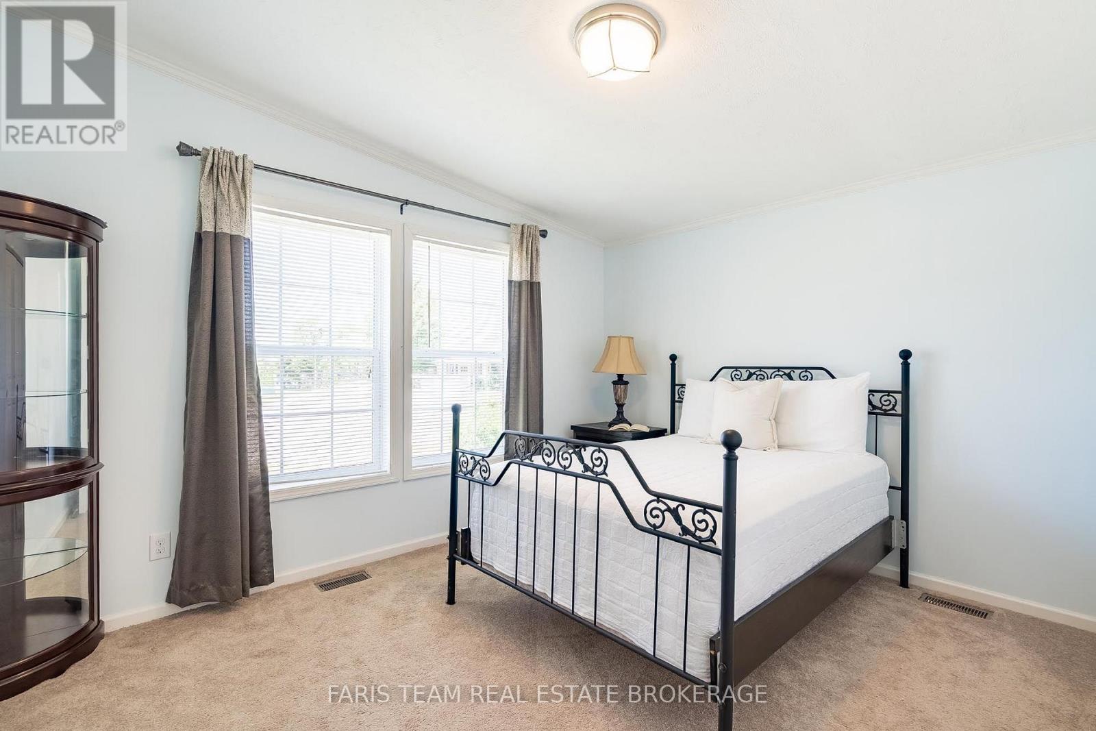 37 HAWTHORNE DRIVE - 19