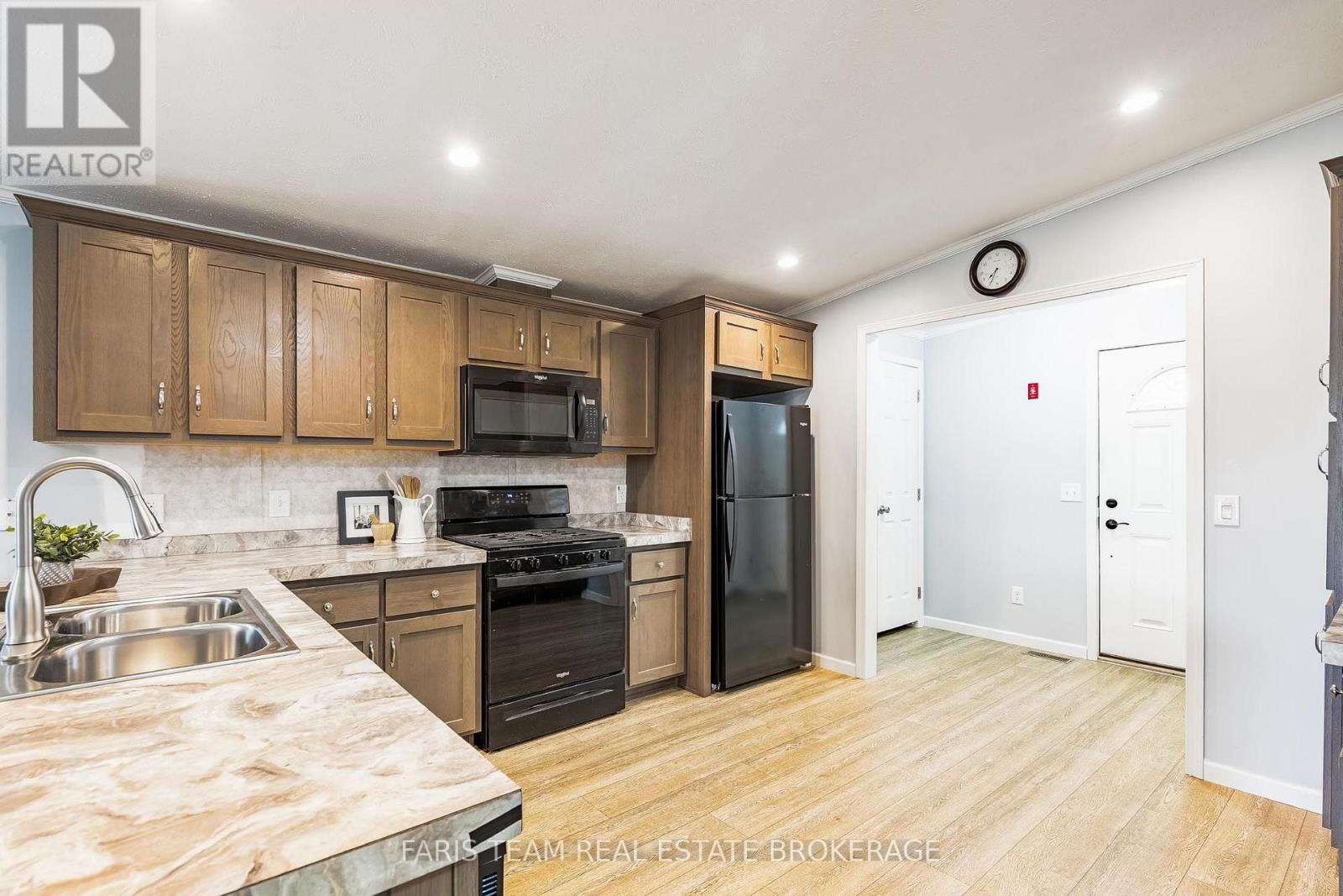 37 HAWTHORNE DRIVE - 7