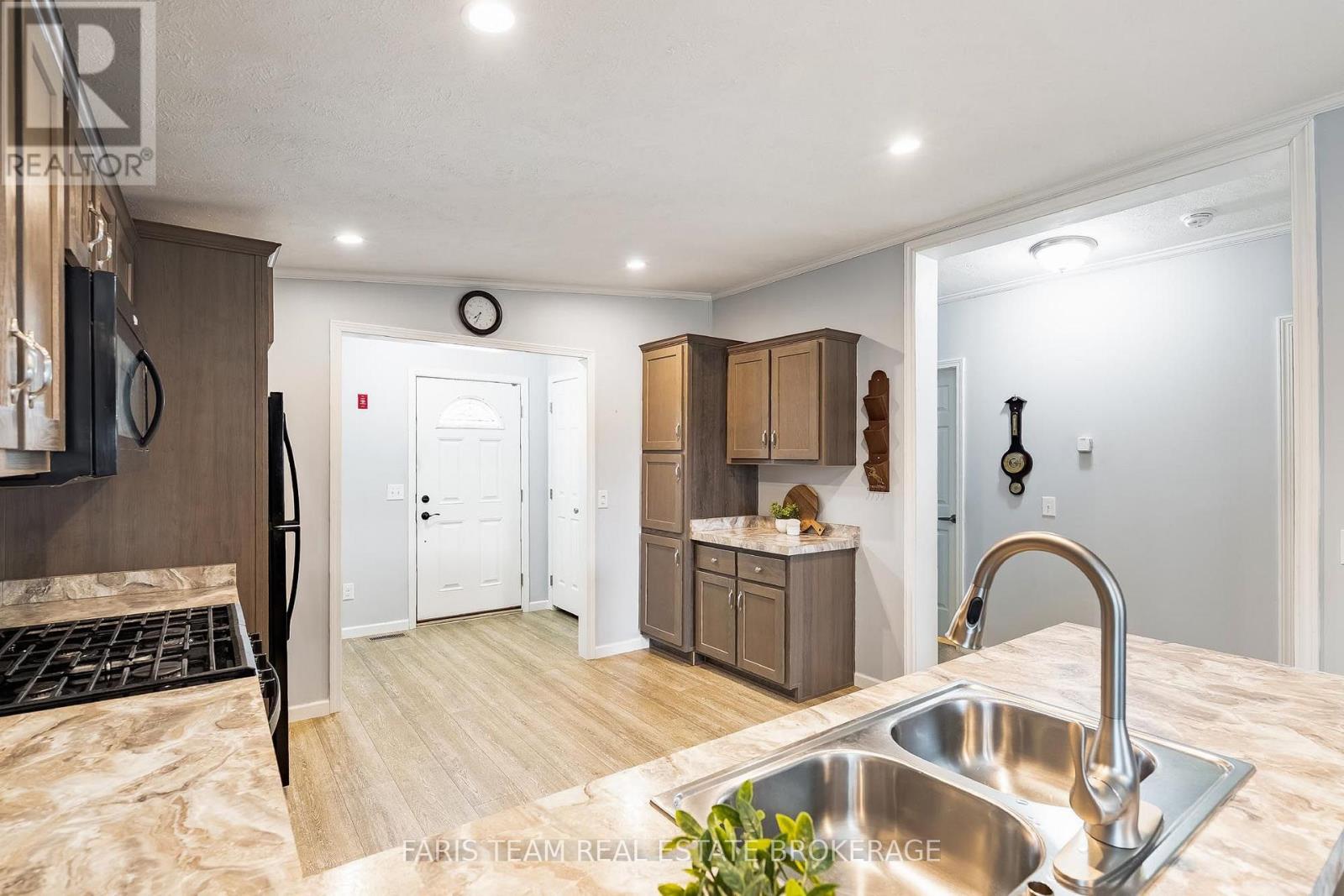37 HAWTHORNE DRIVE - 8