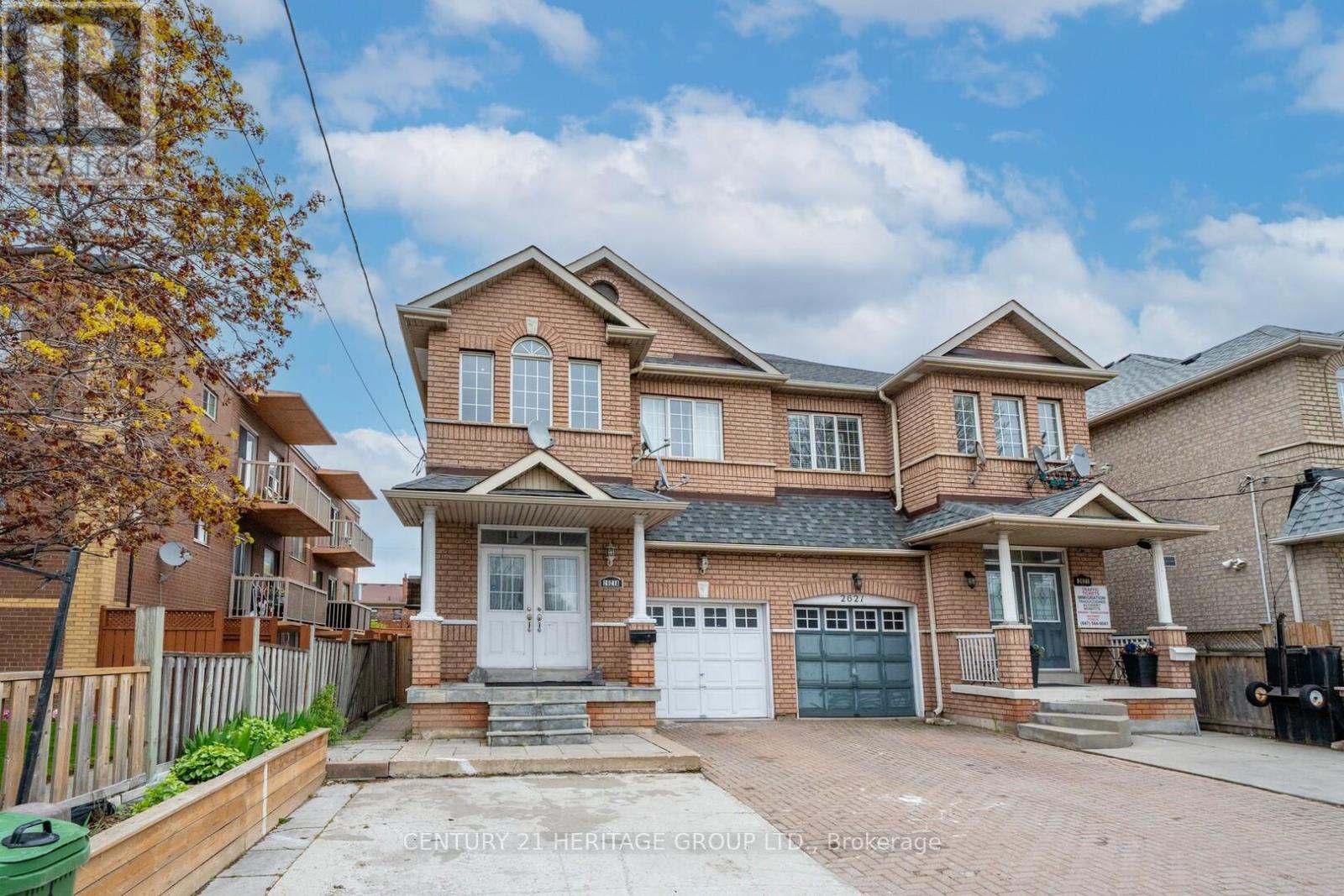 2621A KEELE STREET - 1
