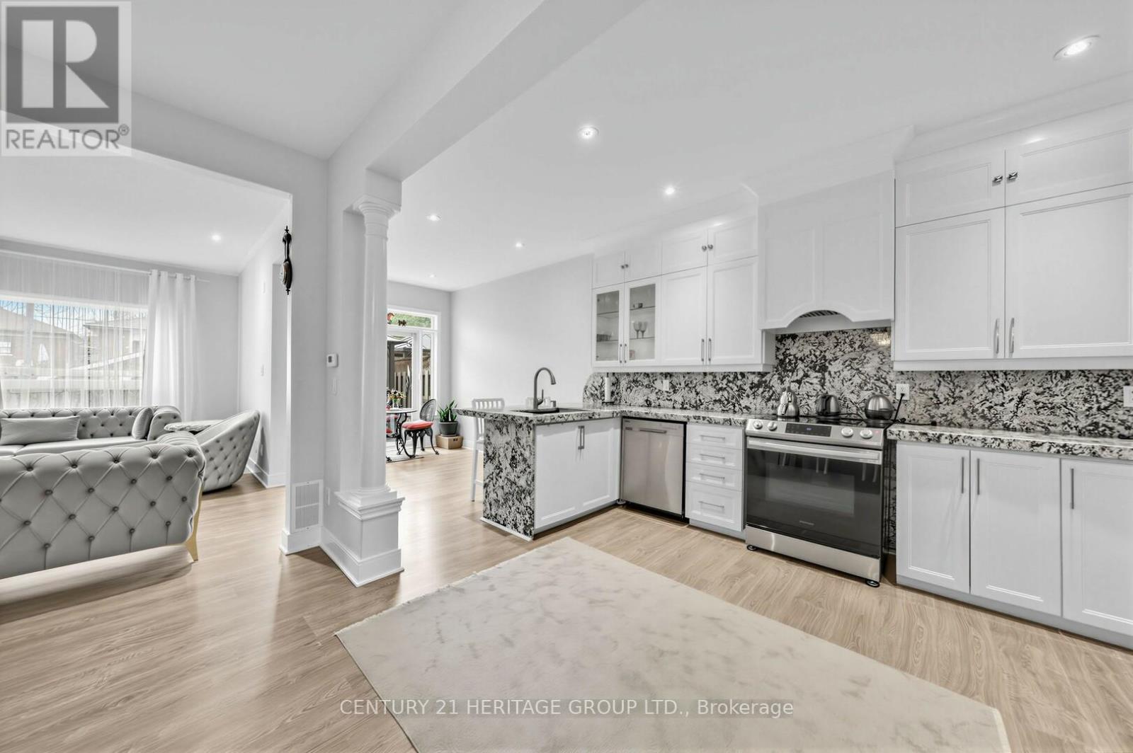 2621A KEELE STREET - 11