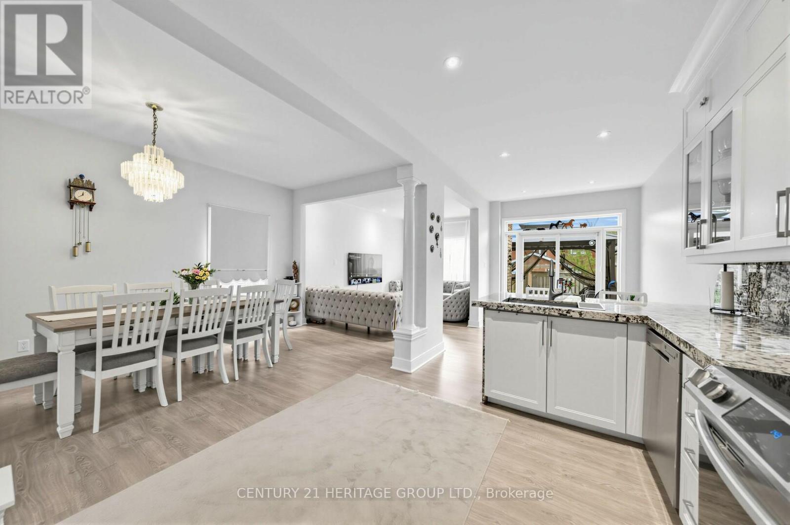 2621A KEELE STREET - 12