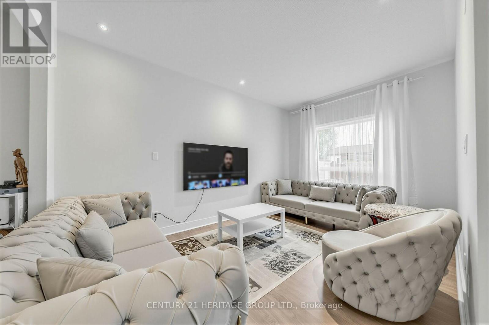 2621A KEELE STREET - 17