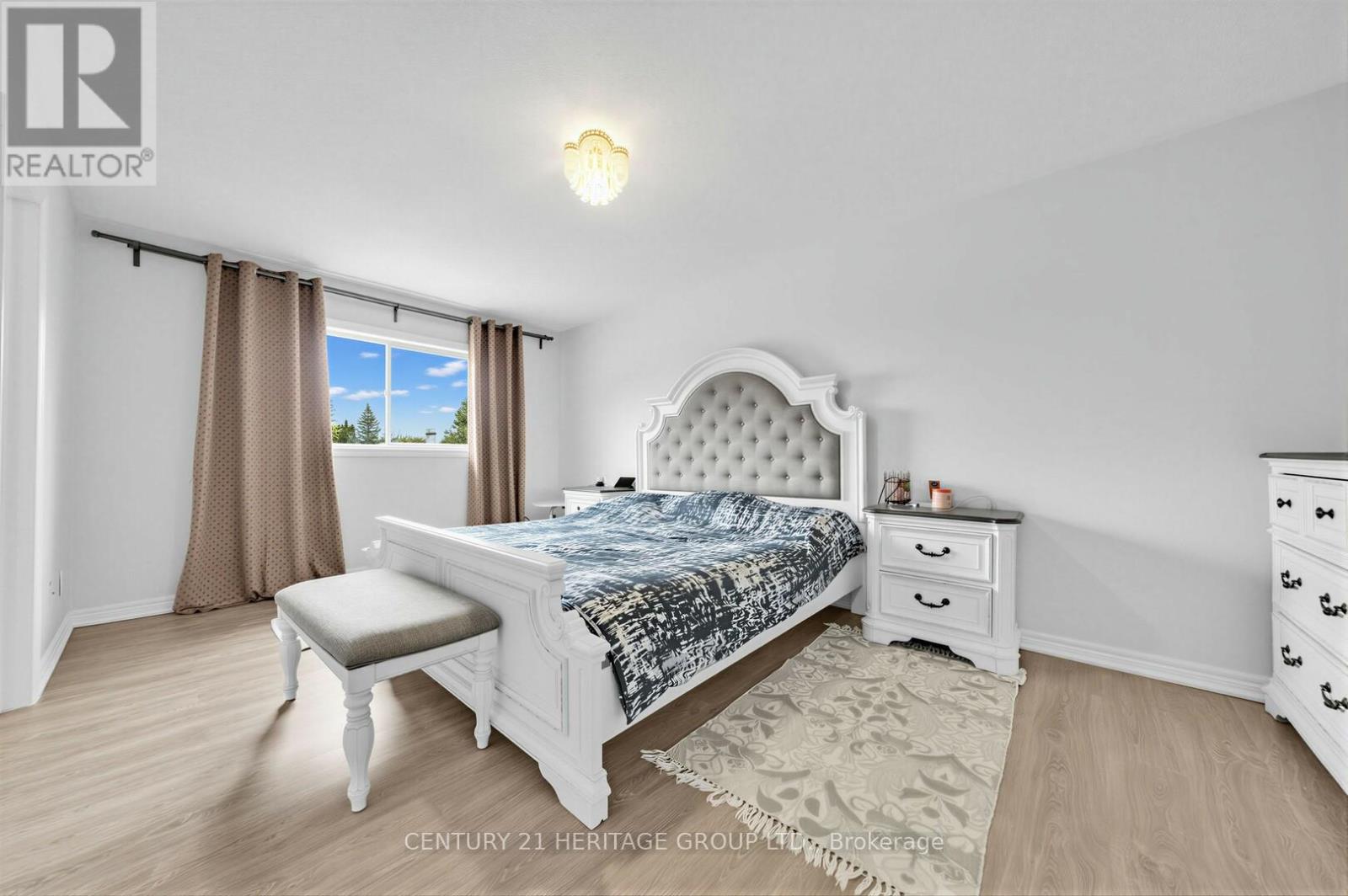2621A KEELE STREET - 20