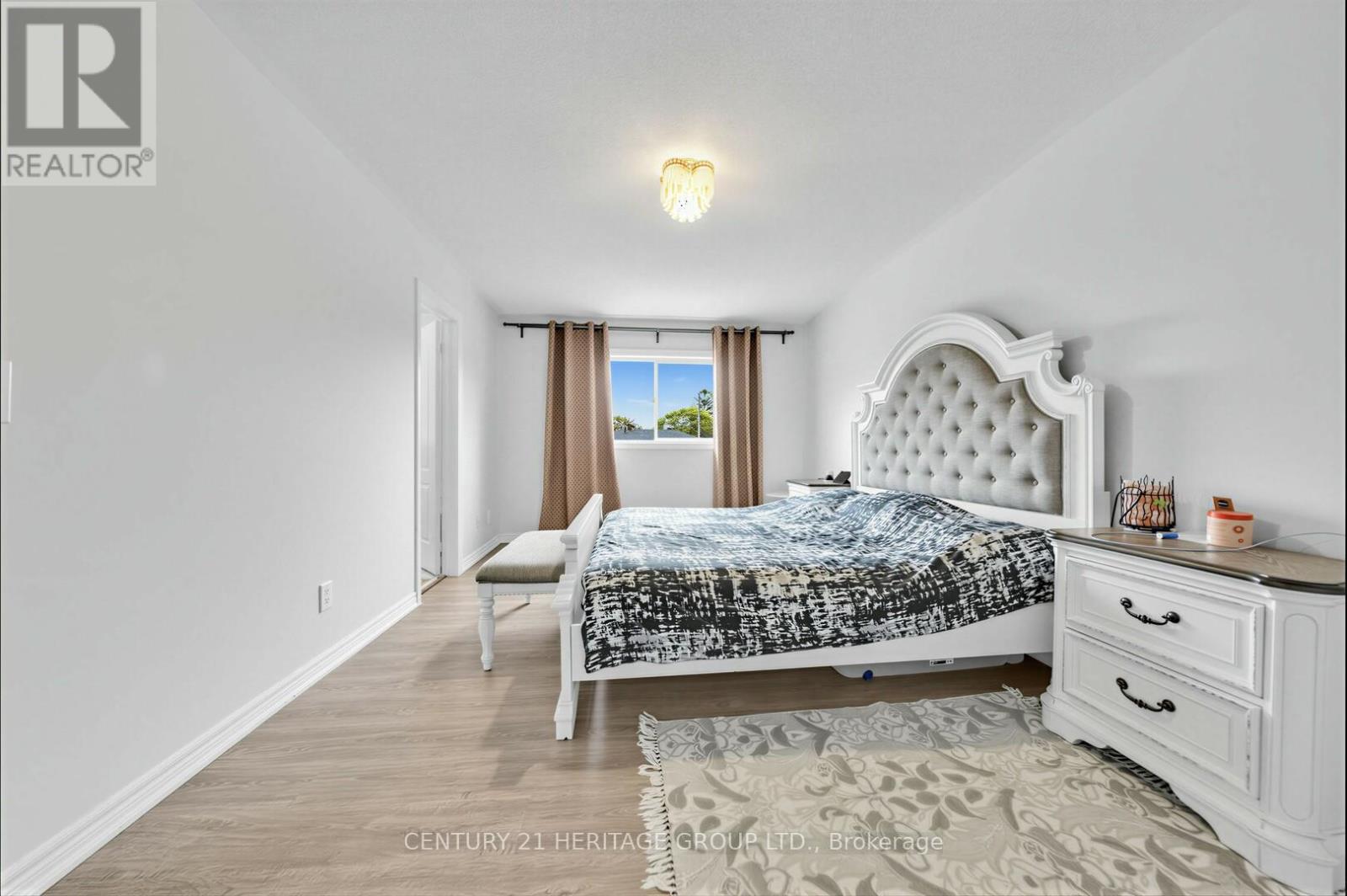 2621A KEELE STREET - 21