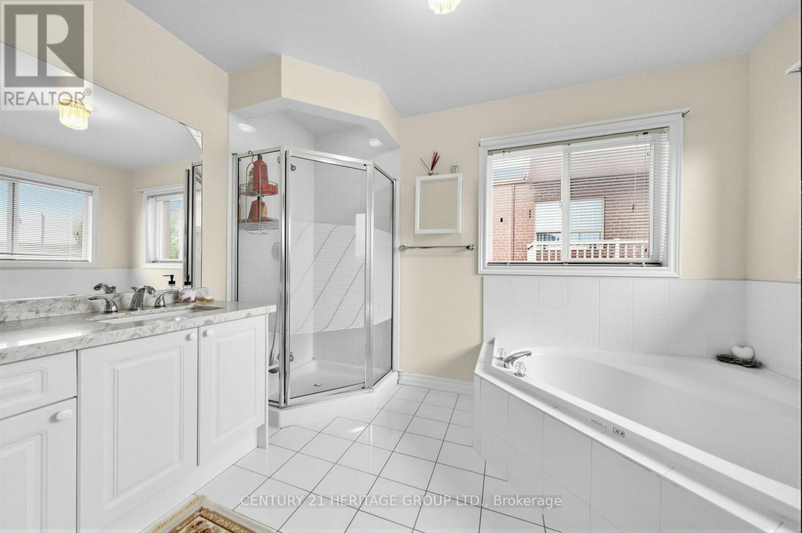 2621A KEELE STREET - 23