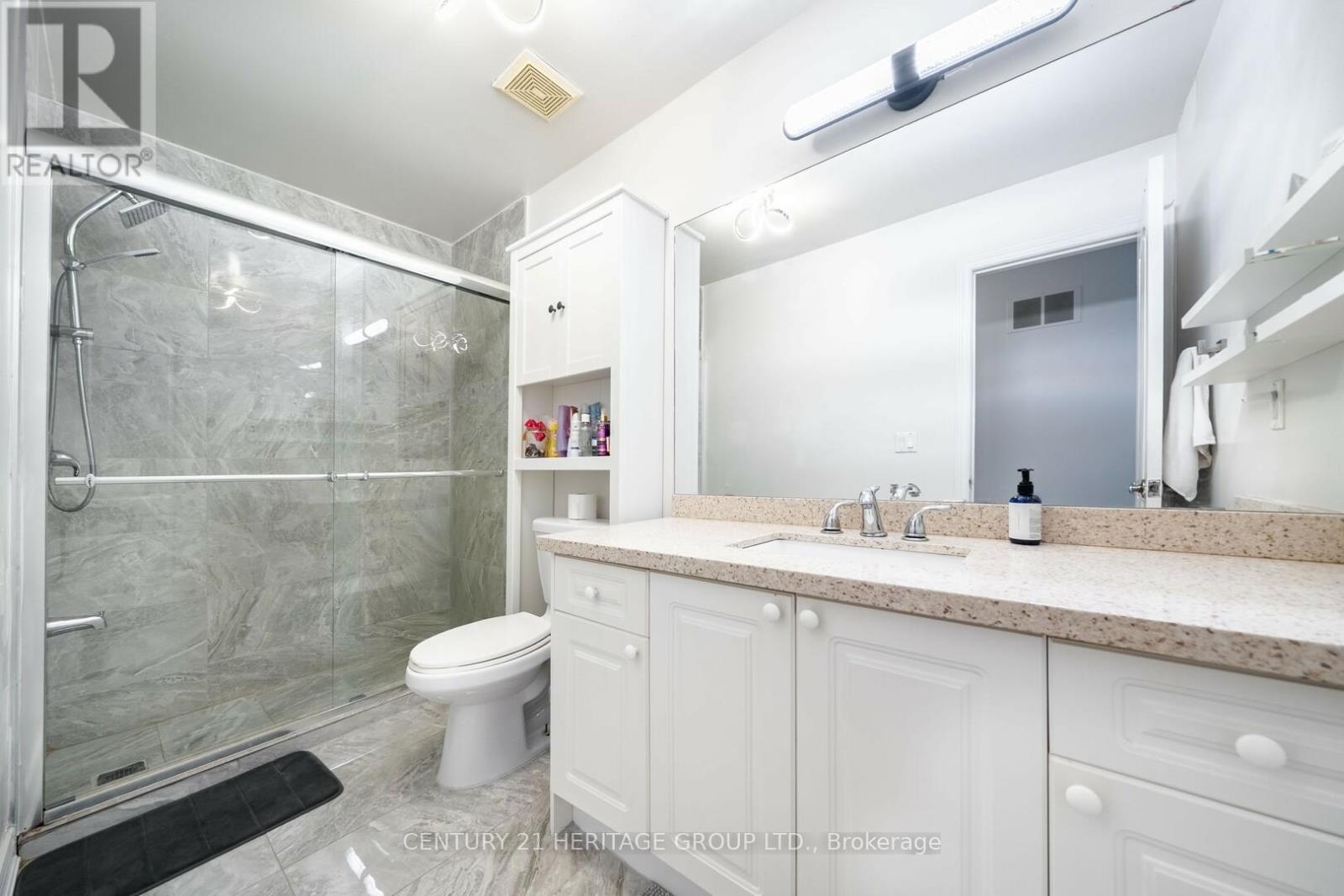 2621A KEELE STREET - 27