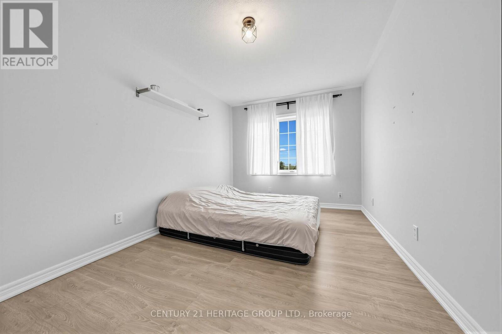 2621A KEELE STREET - 28