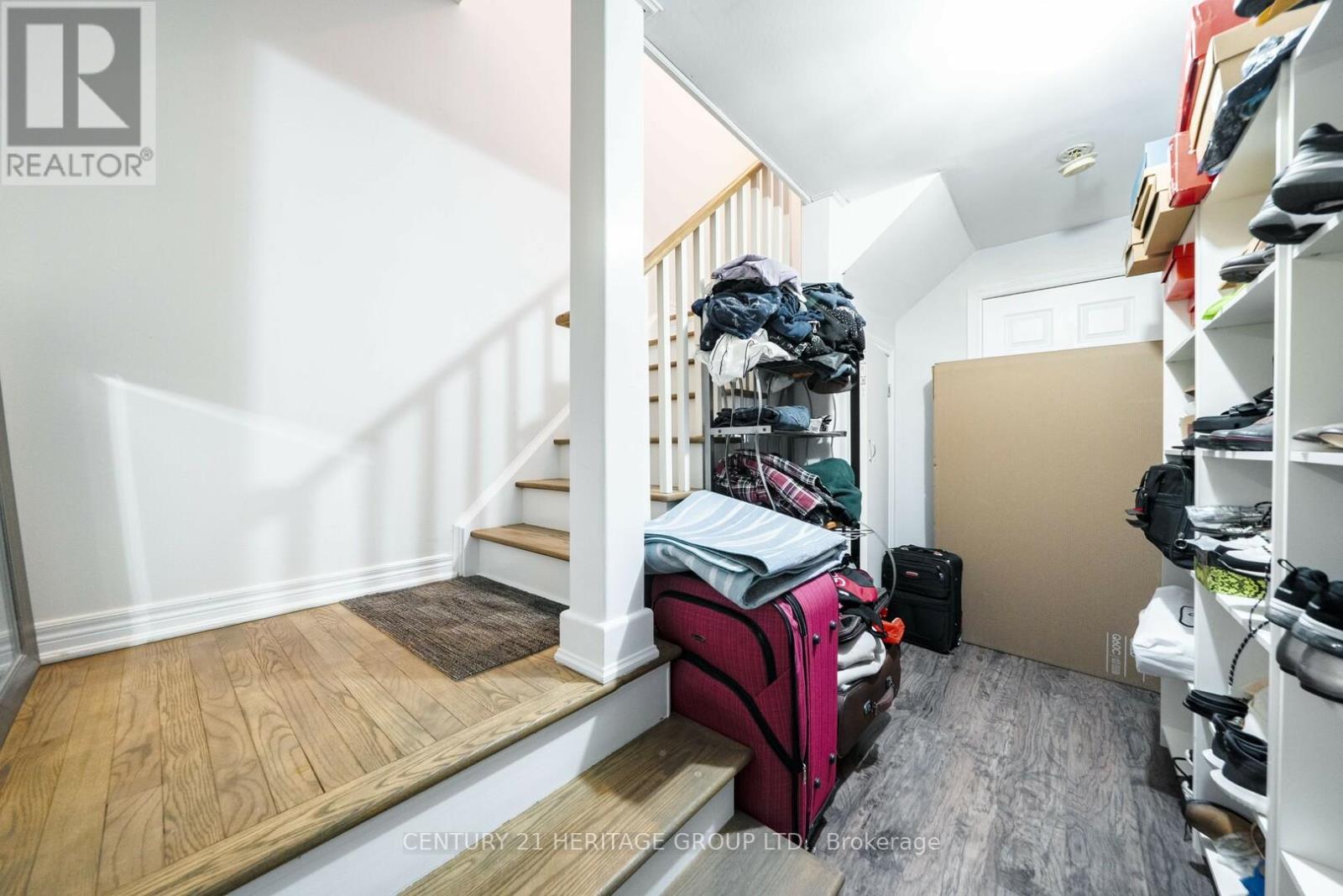 2621A KEELE STREET - 31