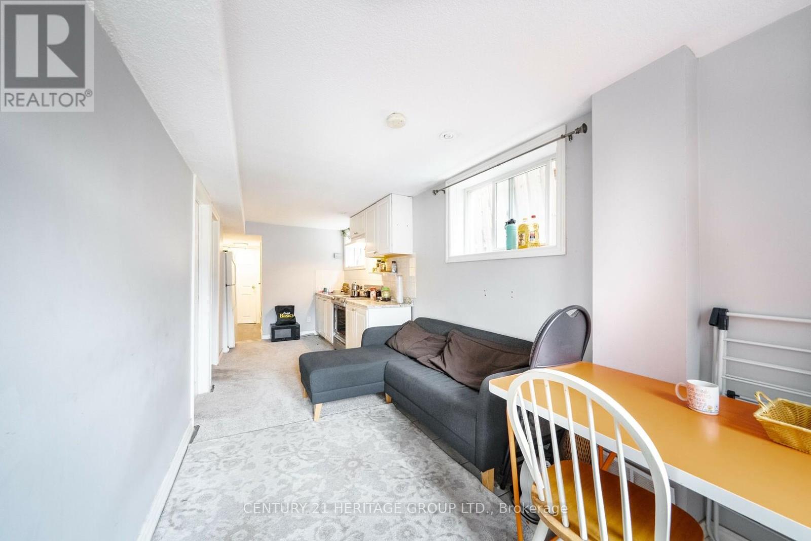 2621A KEELE STREET - 37