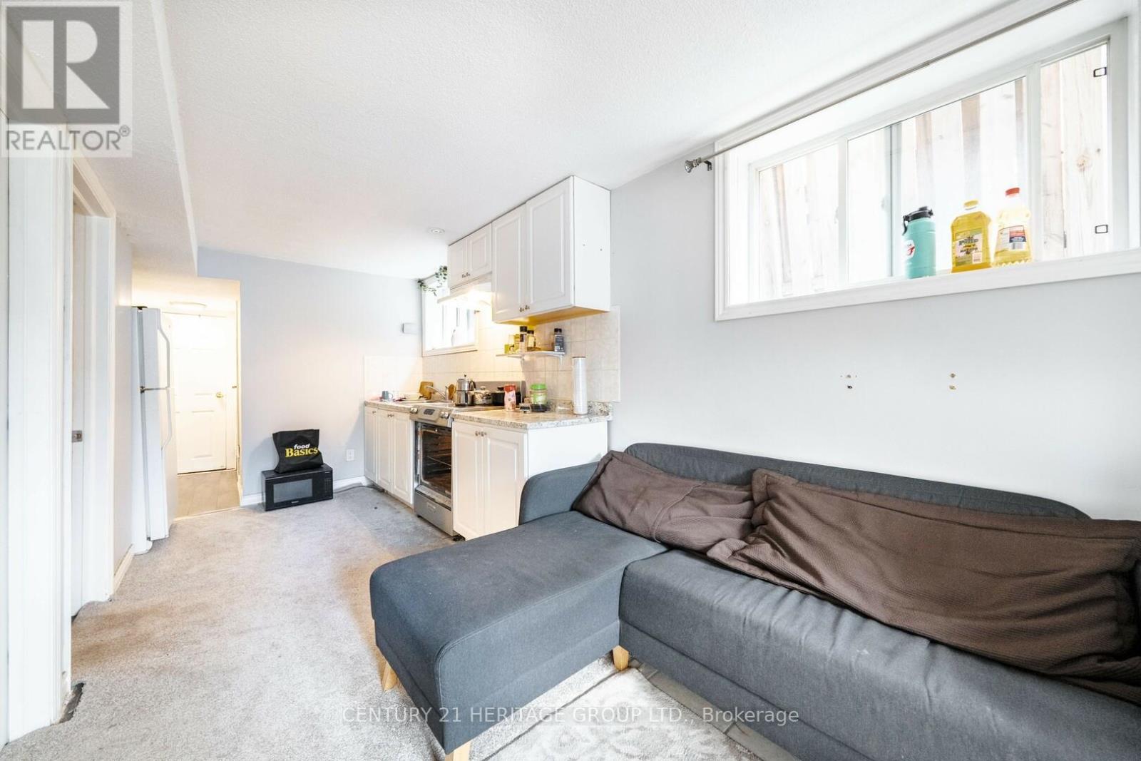 2621A KEELE STREET - 38