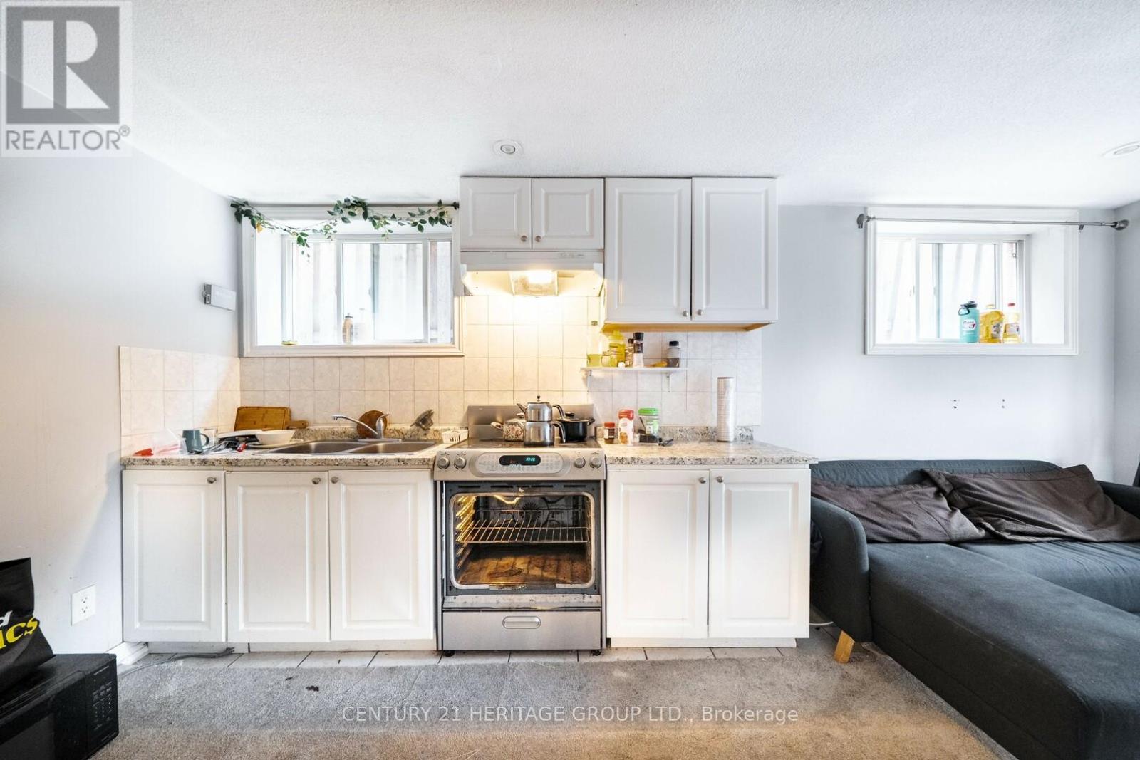2621A KEELE STREET - 39