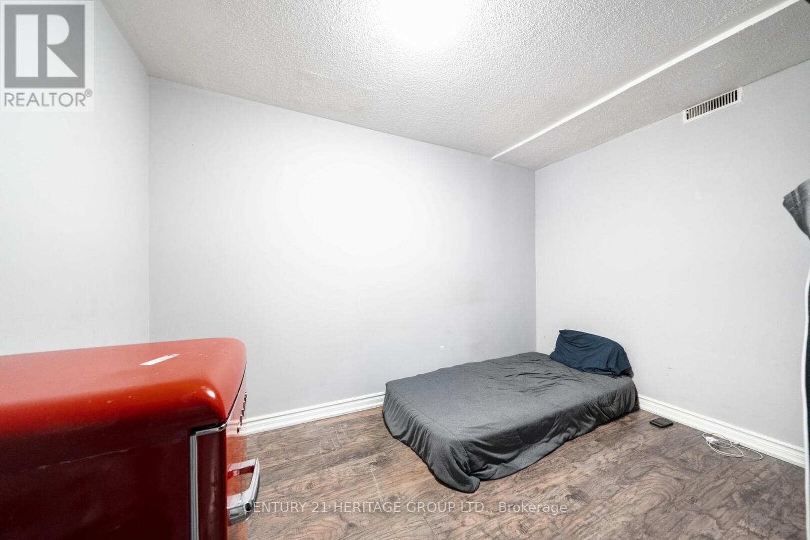 2621A KEELE STREET - 41