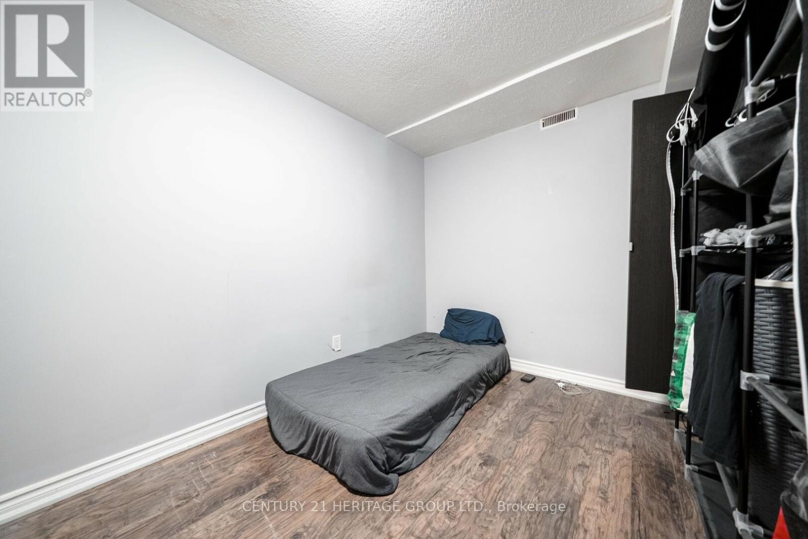 2621A KEELE STREET - 42