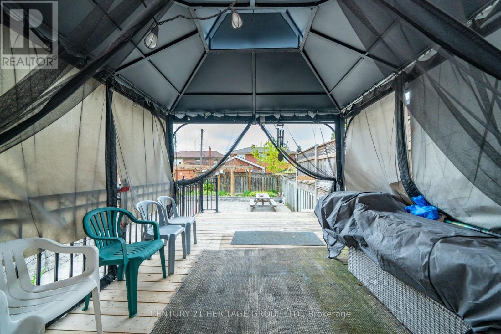 2621A KEELE STREET - 43