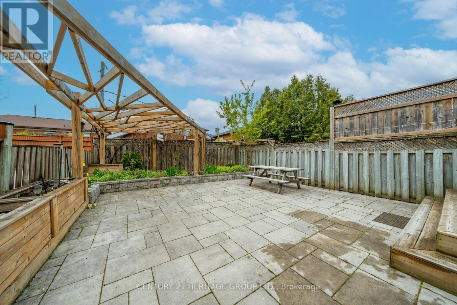 2621A KEELE STREET - 47