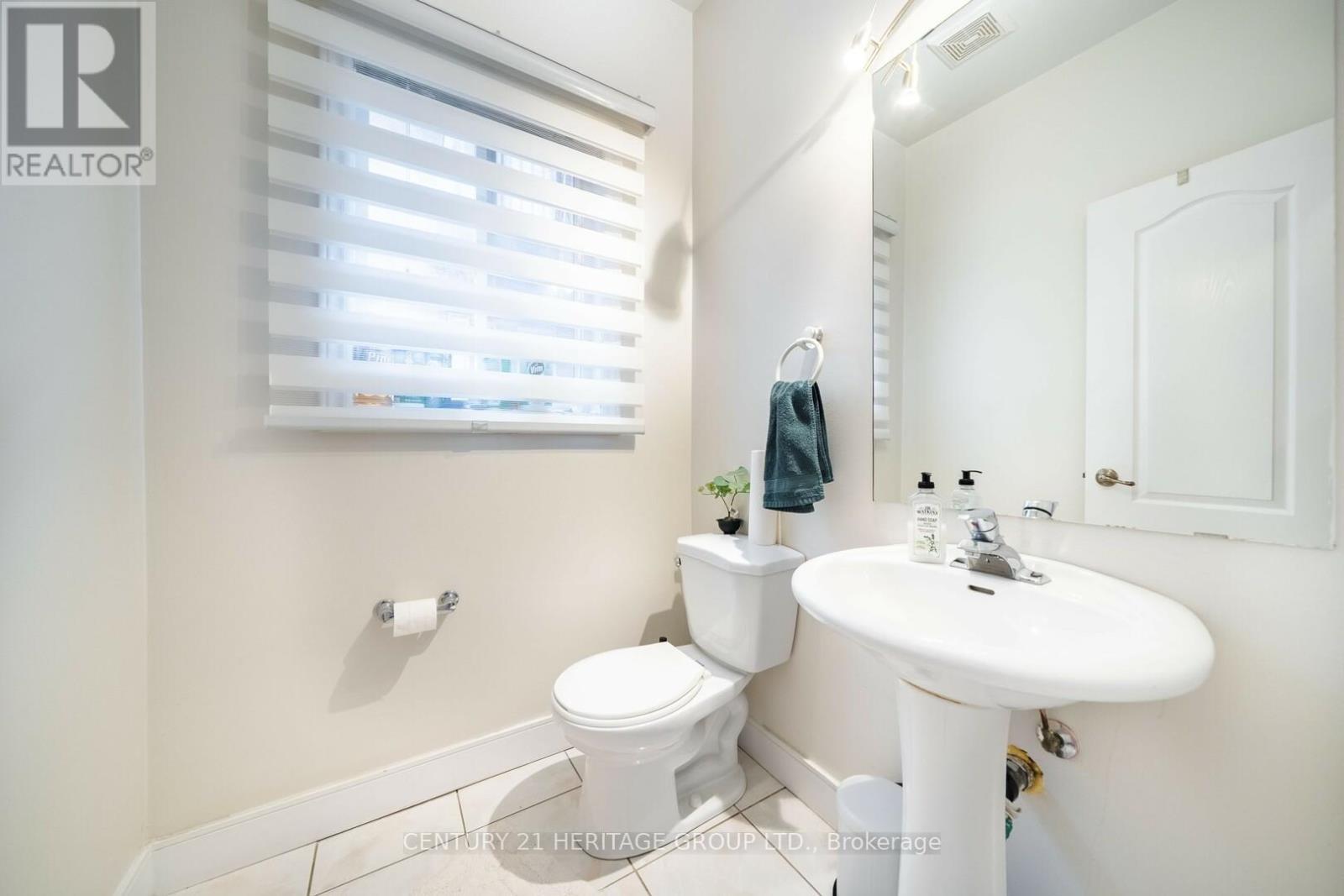 2621A KEELE STREET - 6