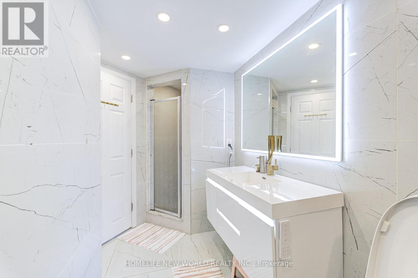 #2704 45 KINGSBRIDGE GARDEN CIRCLE - 17