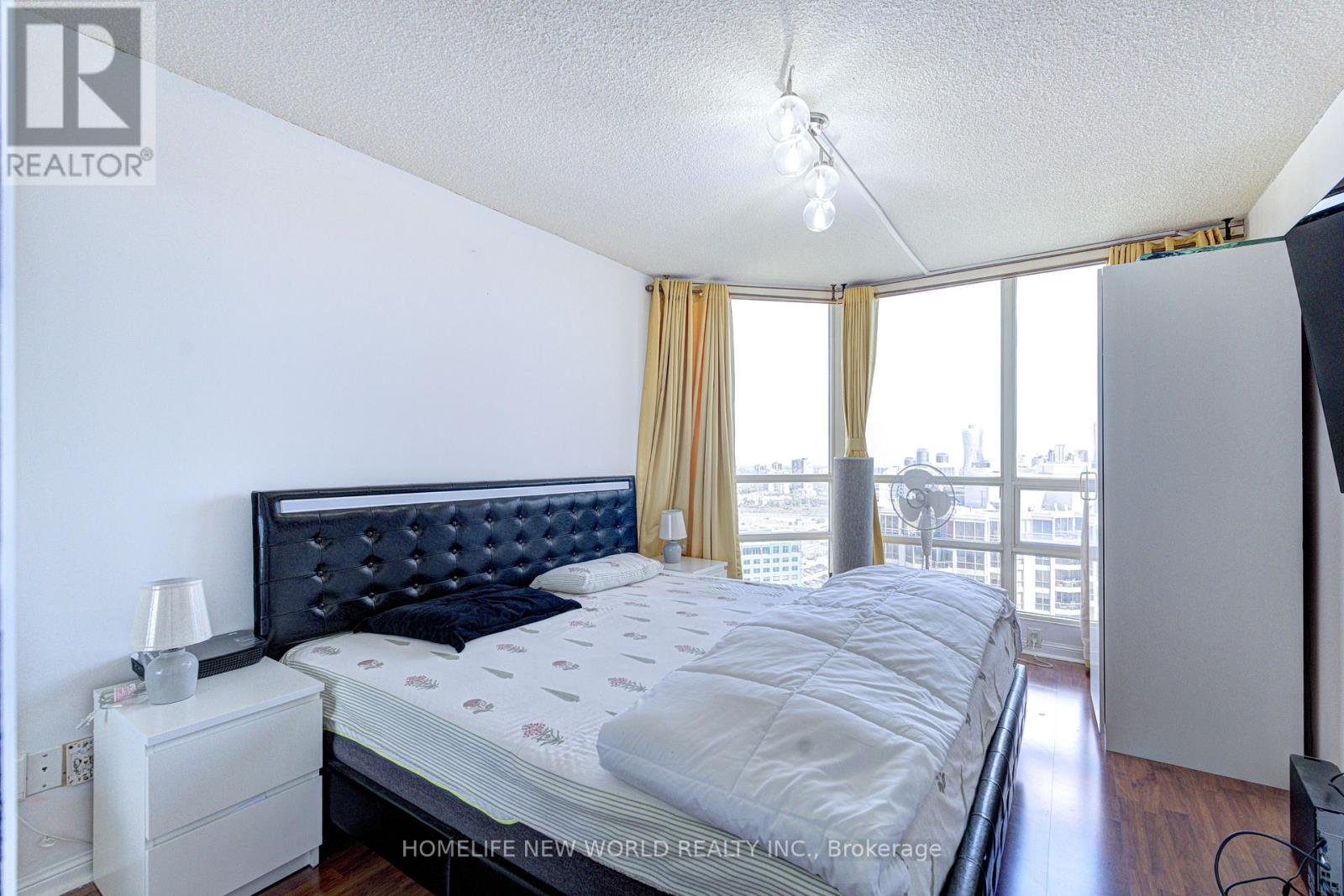 #2704 45 KINGSBRIDGE GARDEN CIRCLE - 12