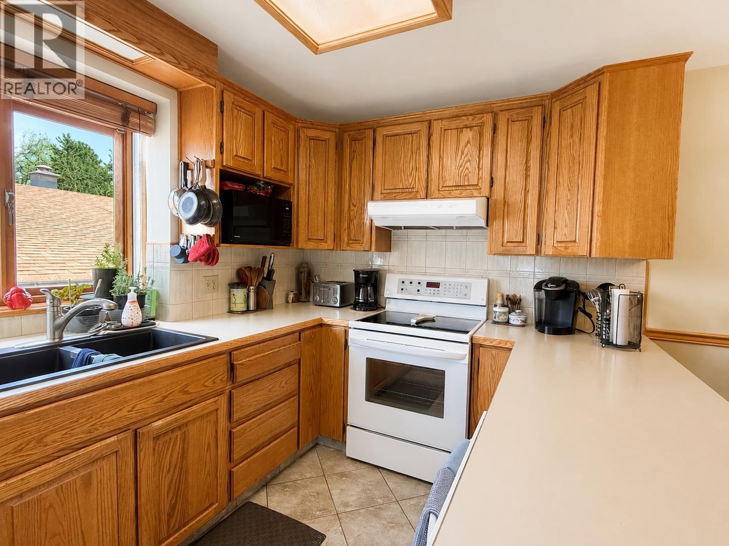 785 IRWIN STREET - 10