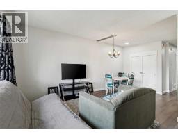 Living room - 4210 Richmond Road Sw, Calgary, AB T3E4P3 Photo 10