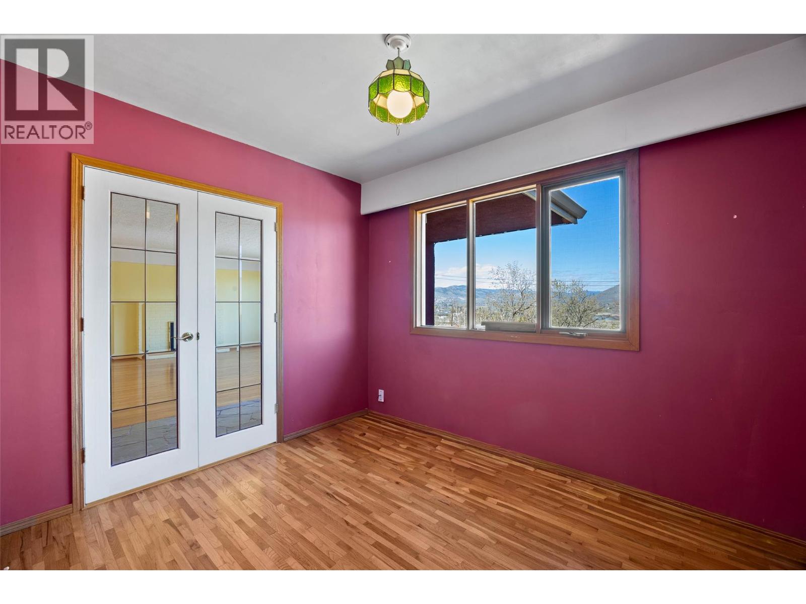 211 Connaught Road - 18