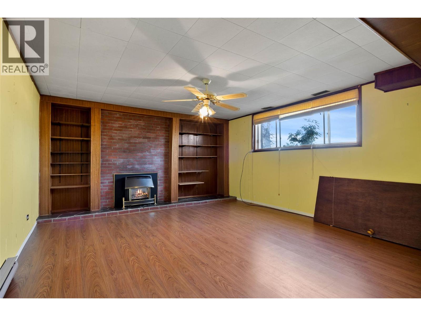 211 Connaught Road - 24