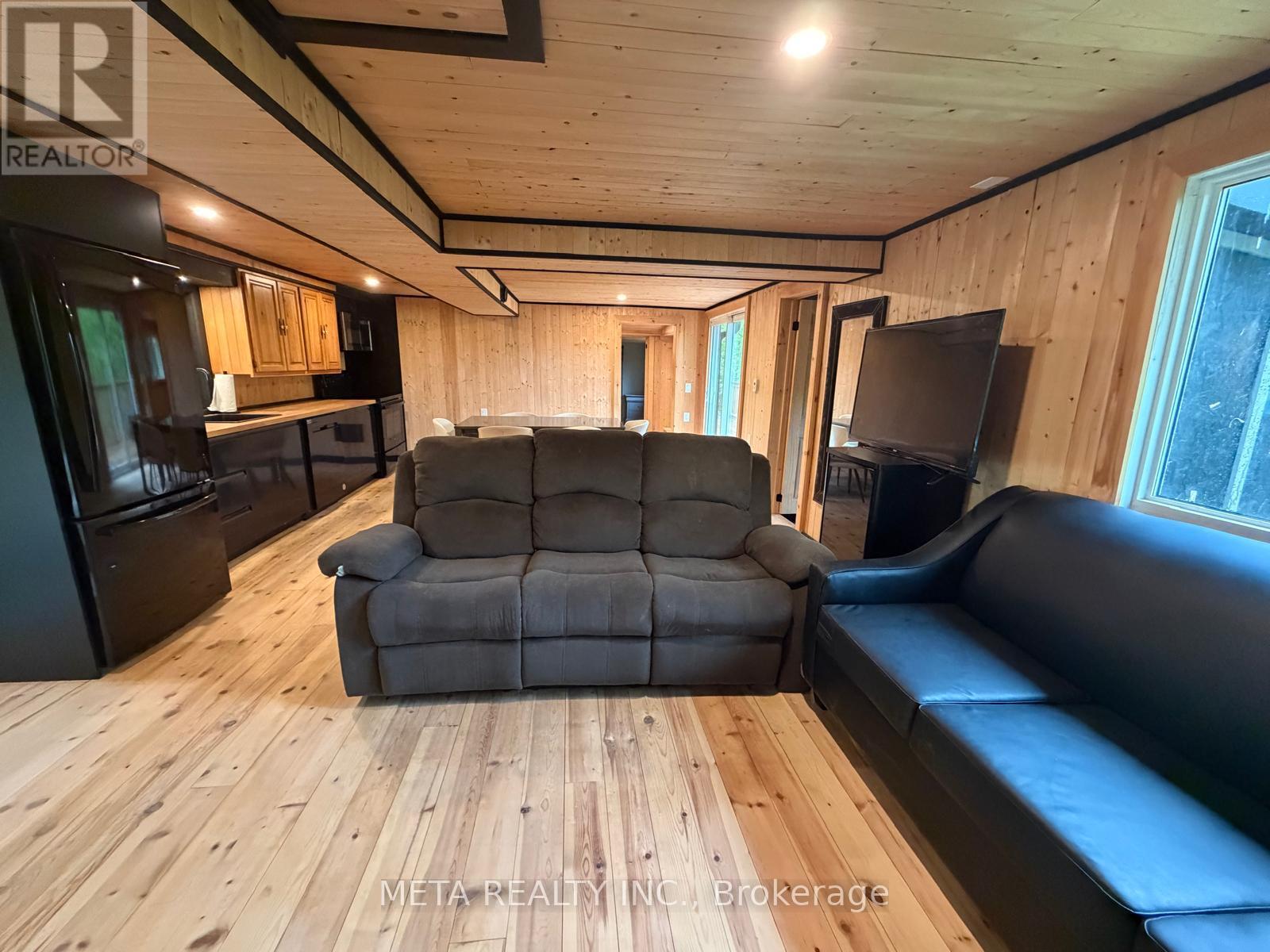 106 BOUNDARY LANE - 21